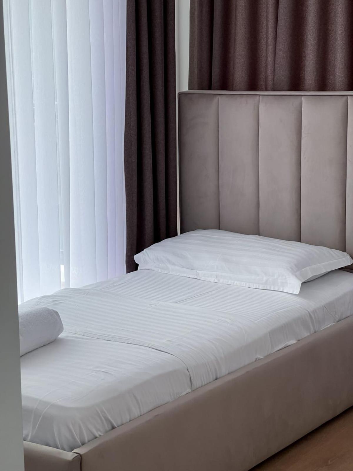 Boulevard Apartment *