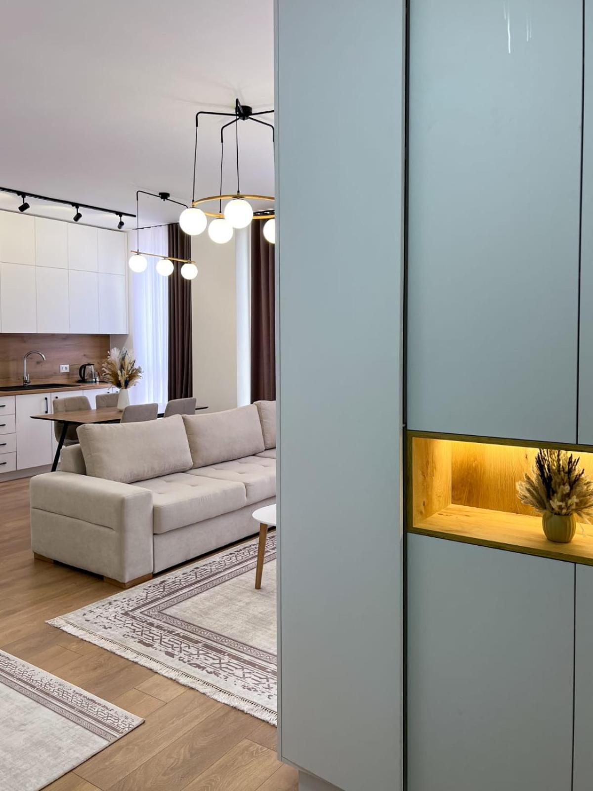 Apartment Boulevard *